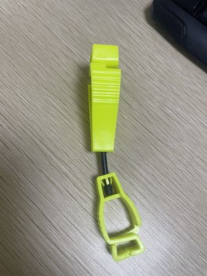 Wholesale Glove Clips Safety Holder Multifunctional Portable Reusable Plastic Glove Clip